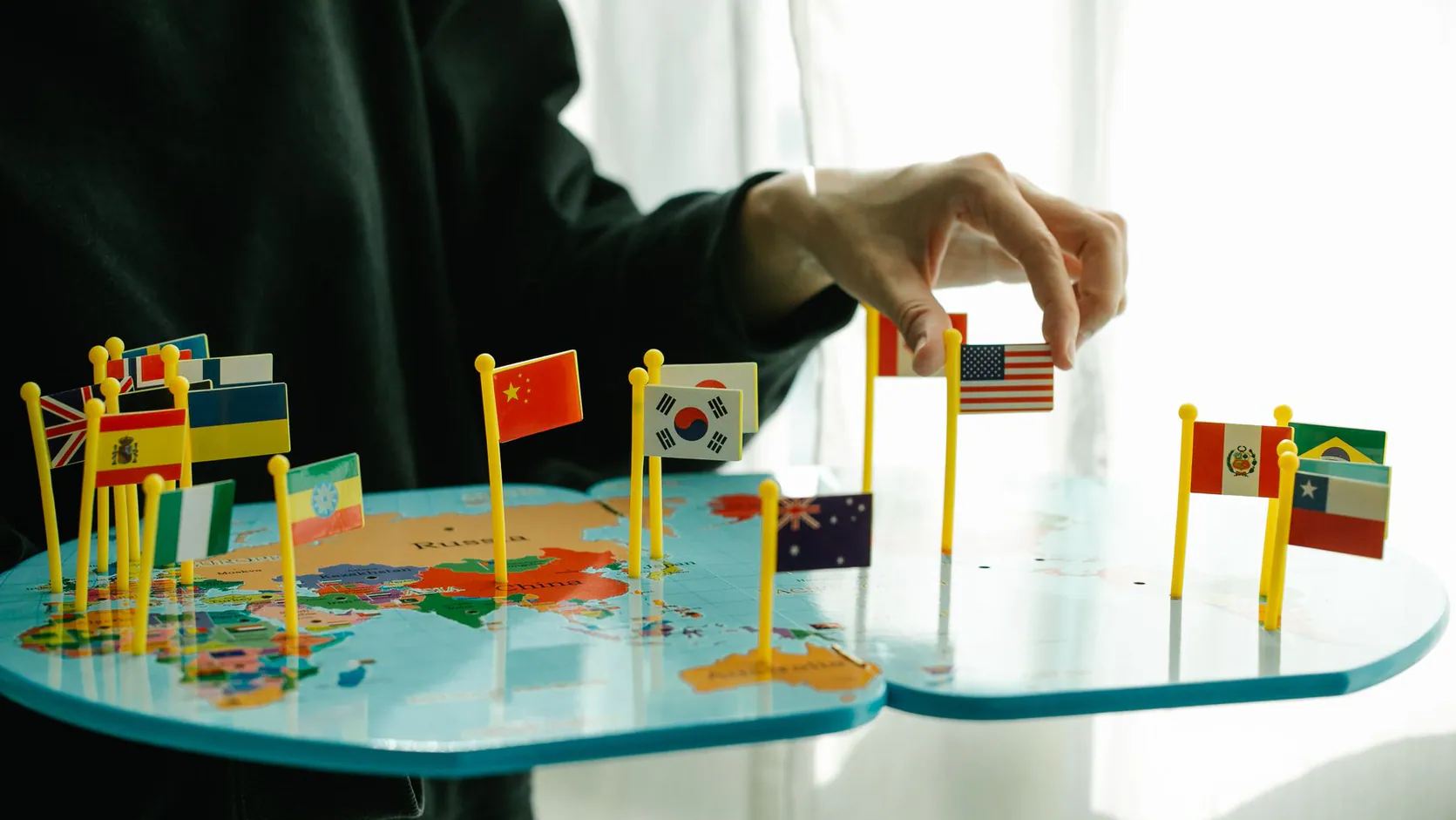 Computershare: 5 Essential Services That Save Time 5 A global map with computershare offices marked in different countries