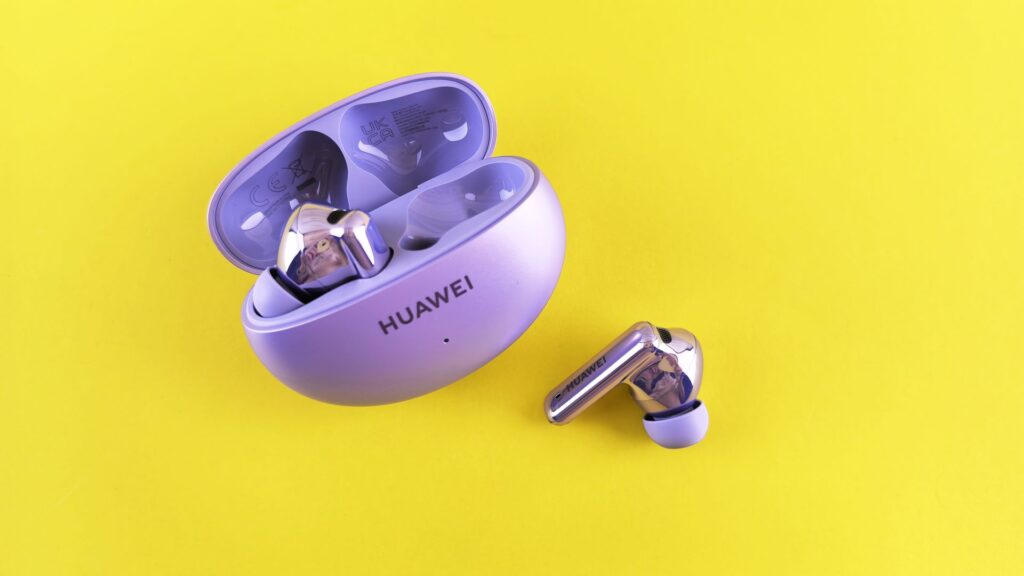 Earphones Latest Model: The Ultimate Audio Experience 9 earphones latest model